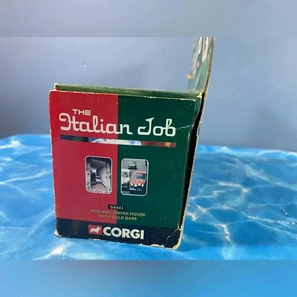 Corgi #04441 The Italian Job (1969) Blue Mini & Driver + Gold Bars - Rare🏦🚙🛣️ - Picture 3 of 12